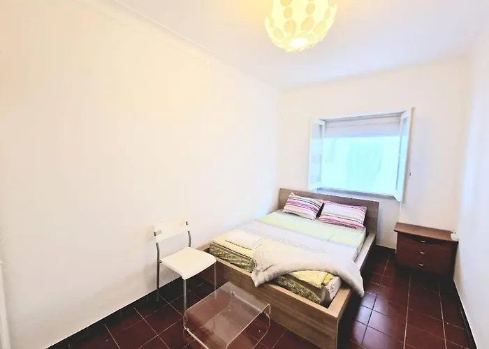 3-Double Room In T4 Apartment